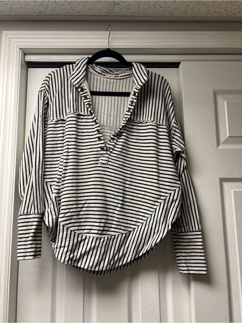 Striped Henley Pullover Top - Black & White